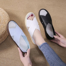 Load image into Gallery viewer, Women's soft bottom shoes in solid color