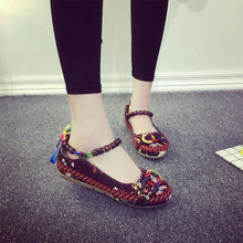 Load image into Gallery viewer, Women's Handmade Beaded Embroidered Shoes