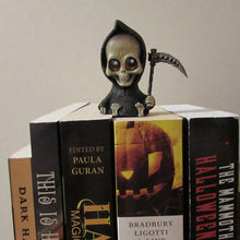 Load image into Gallery viewer, Halloween Mini Statue Decoration