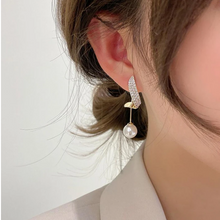 Load image into Gallery viewer, Diamond Pearl Dream Earrings