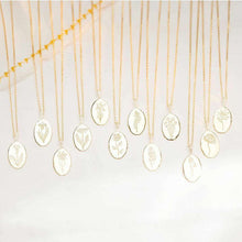 Load image into Gallery viewer, Birthflower Necklace