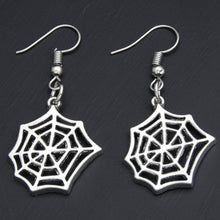 Load image into Gallery viewer, Punk Style Halloween Spider Earrings
