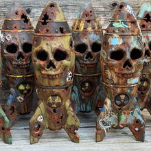 Load image into Gallery viewer, Resin Skull Bomb Ornament