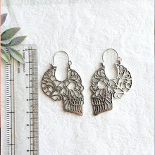 Load image into Gallery viewer, Skull Hallow Drop Earrings