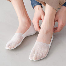 Load image into Gallery viewer, Men's Invisible Ice Silk Boat Socks