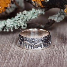 Load image into Gallery viewer, Wolf and She-wolf Paired Rings