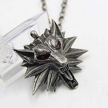 Load image into Gallery viewer, Wolf Head Pendant Necklace