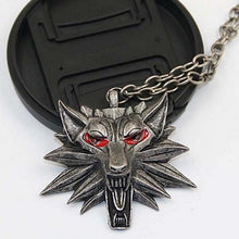 Load image into Gallery viewer, Wolf Head Pendant Necklace