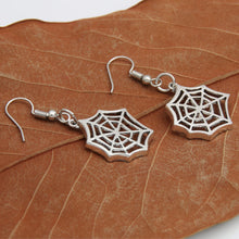 Load image into Gallery viewer, Punk Style Halloween Spider Earrings