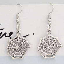 Load image into Gallery viewer, Punk Style Halloween Spider Earrings