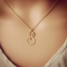 Load image into Gallery viewer, Women Lotus shiny Necklace