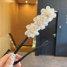 Load image into Gallery viewer, Flower Hair Coiler