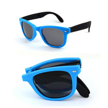 Load image into Gallery viewer, Classic Folding Sunglasses