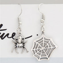 Load image into Gallery viewer, Punk Style Halloween Spider Earrings