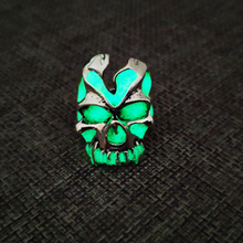 Load image into Gallery viewer, Glowing skull ring