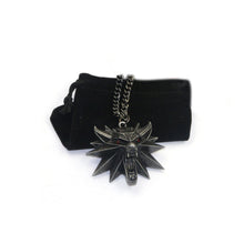 Load image into Gallery viewer, Wolf Head Pendant Necklace