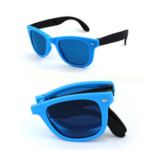 Load image into Gallery viewer, Classic Folding Sunglasses