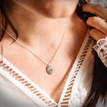 Load image into Gallery viewer, Birthflower Necklace
