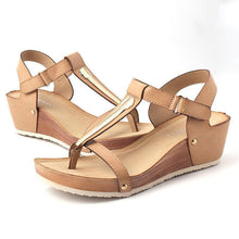 Load image into Gallery viewer, Fashionable sandal with metal and Velcro closure
