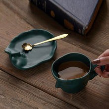 Load image into Gallery viewer, Metal touching face creative ceramic kiss Coffee cup