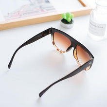 Load image into Gallery viewer, Women Classic Oversized Luxury Gradient Shield-Shaped Sunglasses