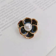 Load image into Gallery viewer, Amherst Brooch