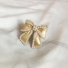 Load image into Gallery viewer, Amherst Brooch